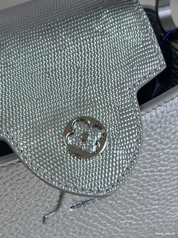 First bag LOUIS MINI CAPUCINES VUITTON 0716